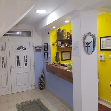 Apartments & Rooms Left River Belgrado Esterno foto